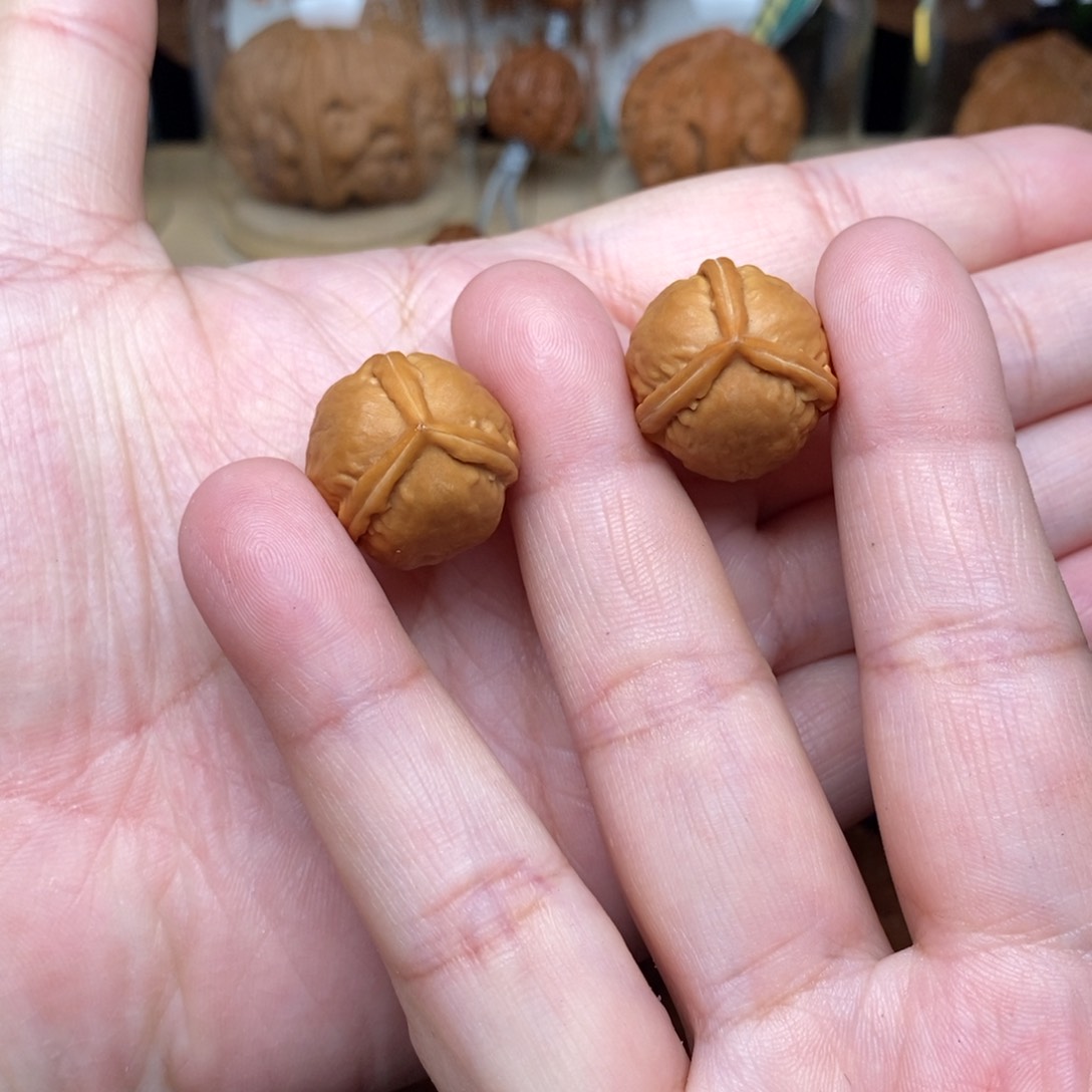 文玩核桃把件手捻迷你三棱