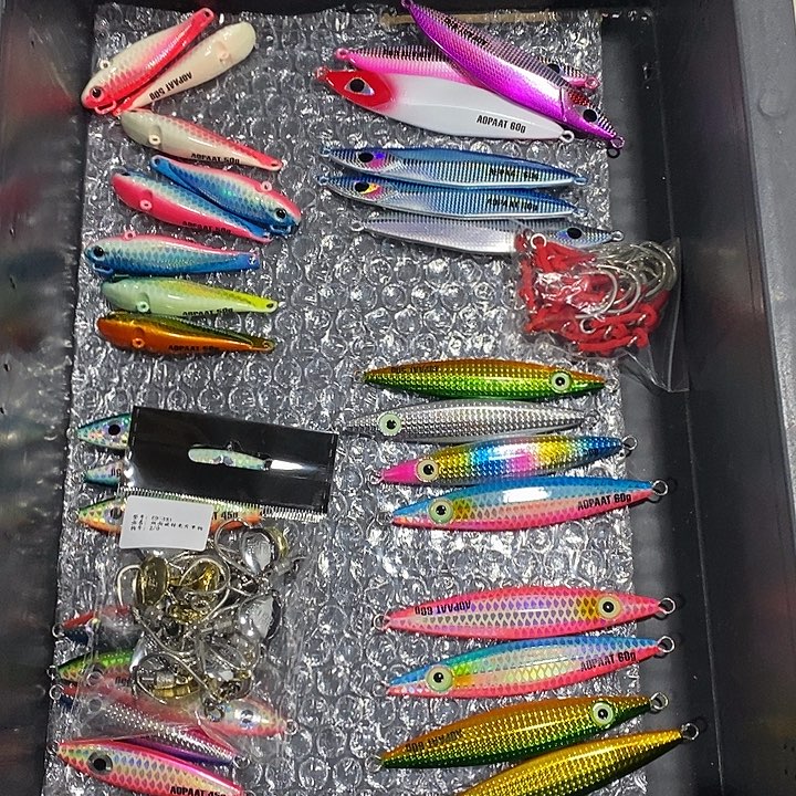 1000号 小海豚 小胖子各8个 亮片钩 16个