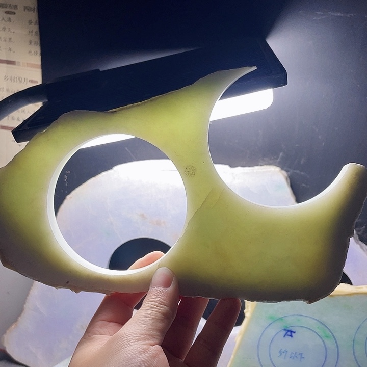 翡翠挂件未镶嵌毛料36