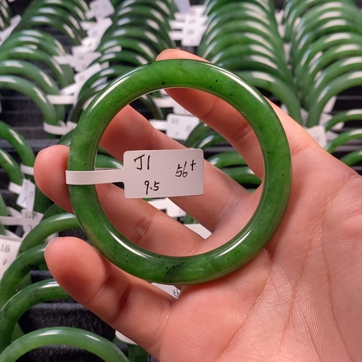 和田玉（碧玉）手镯未镶嵌56+