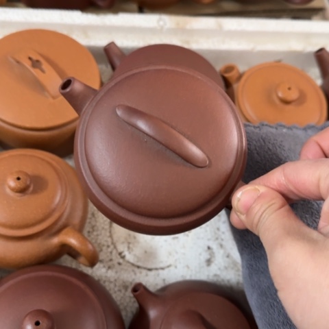 紫砂茶壶?****?底槽清泥料200c c