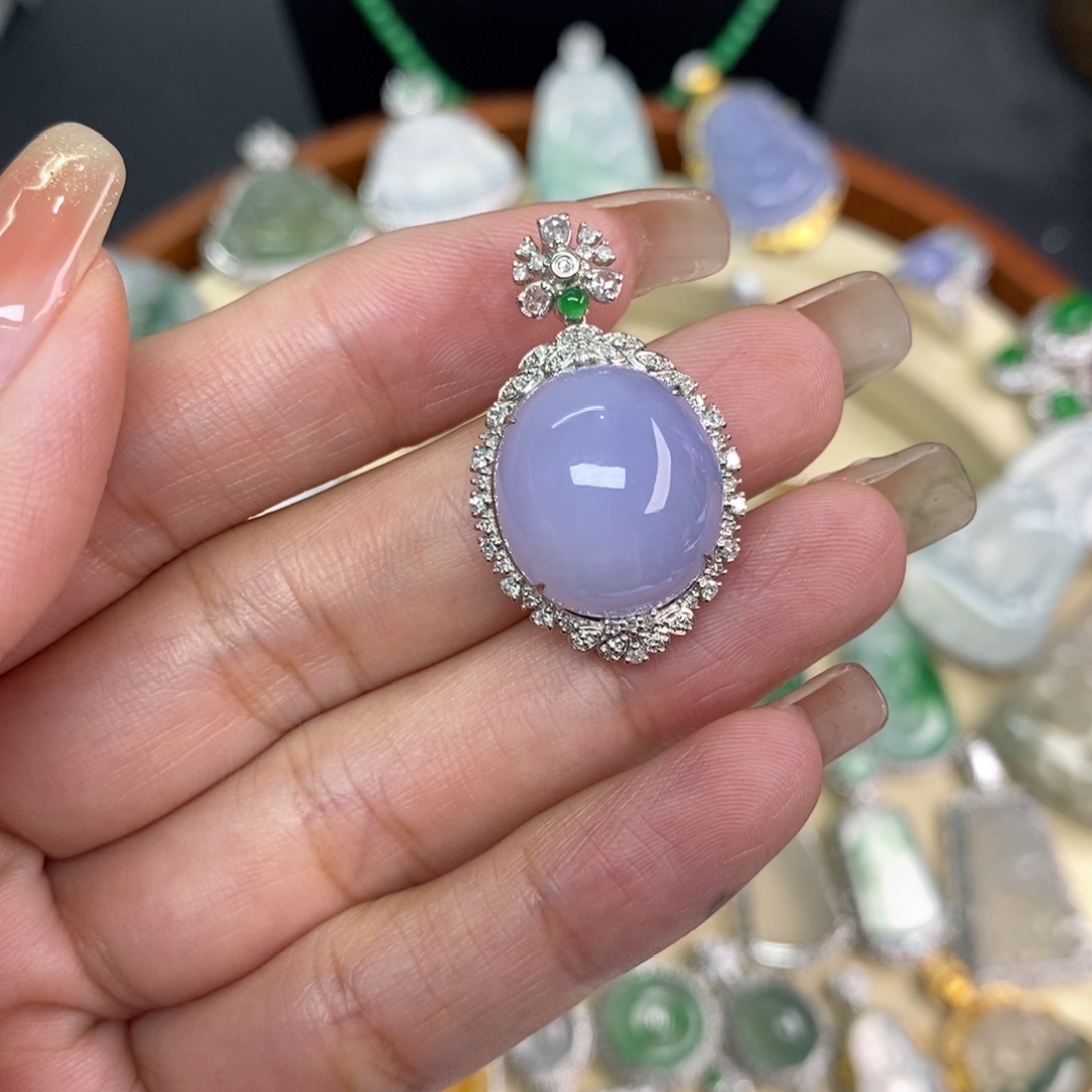 翡翠18K金镶嵌颈饰A货翡翠