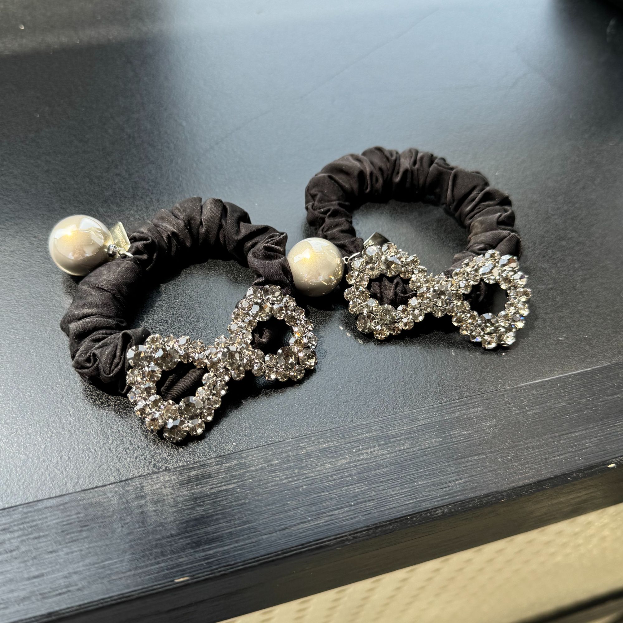 东大门 韩国重工闪钻蝴蝶结珠珠肠圈2018