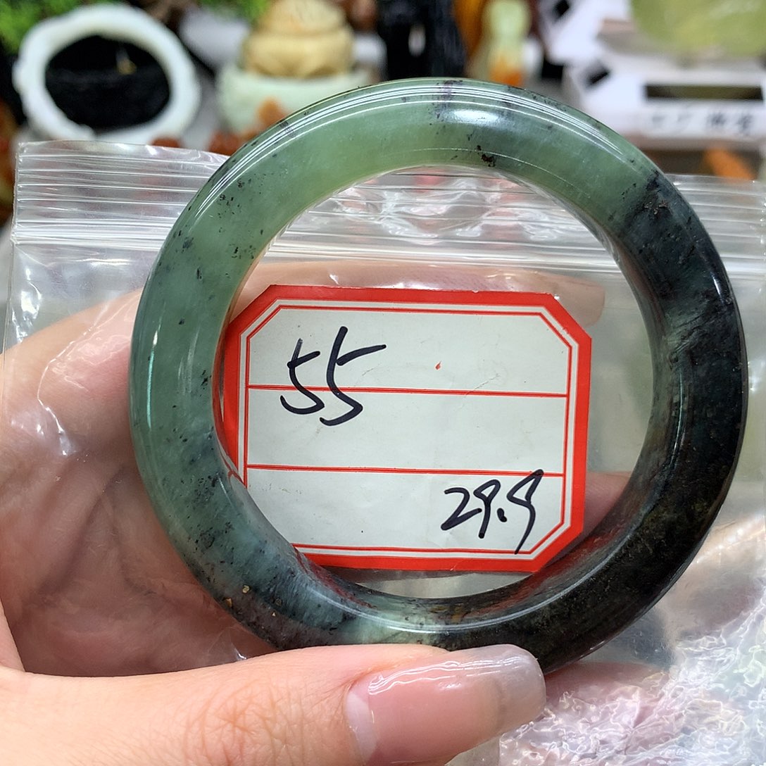 蛇纹石玉手镯未镶嵌