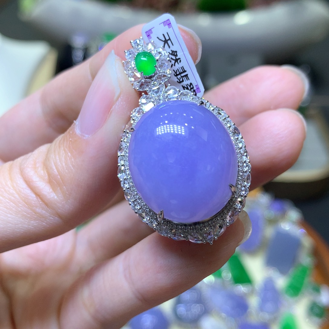 【闪购商品】翡翠颈饰18K金镶嵌翡翠吊坠项链