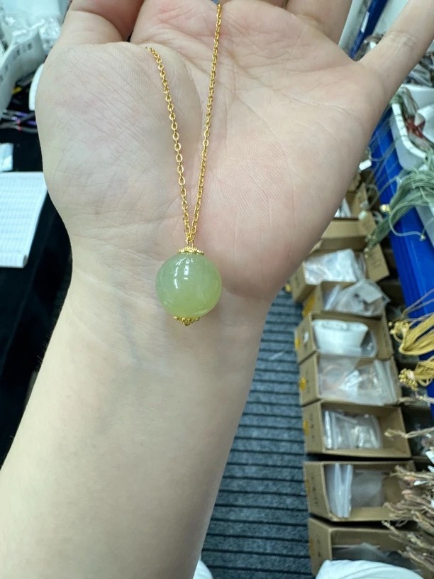 新疆冰晴水卡14毫米路路通项链