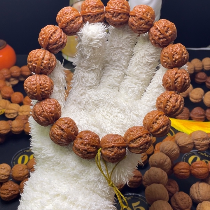 金***猪手串文玩核桃珊瑚八棱