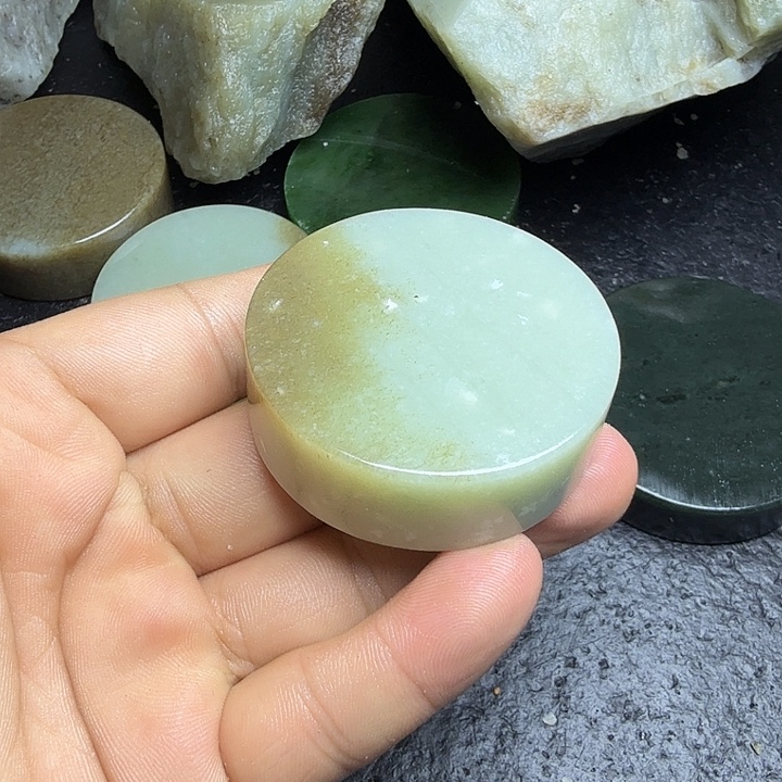 和田玉（糖玉）未镶嵌珠宝奇石