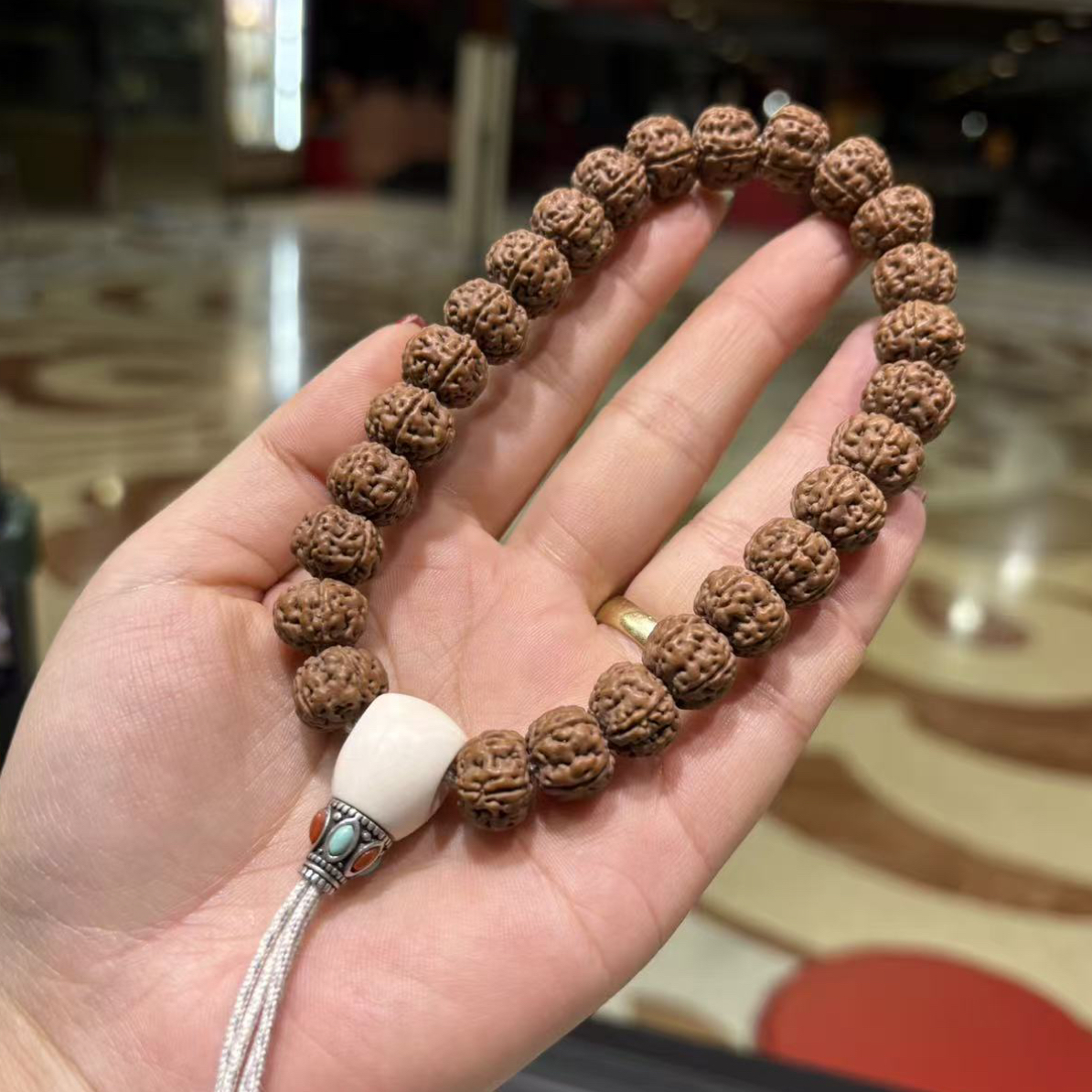 精品树王金刚手串