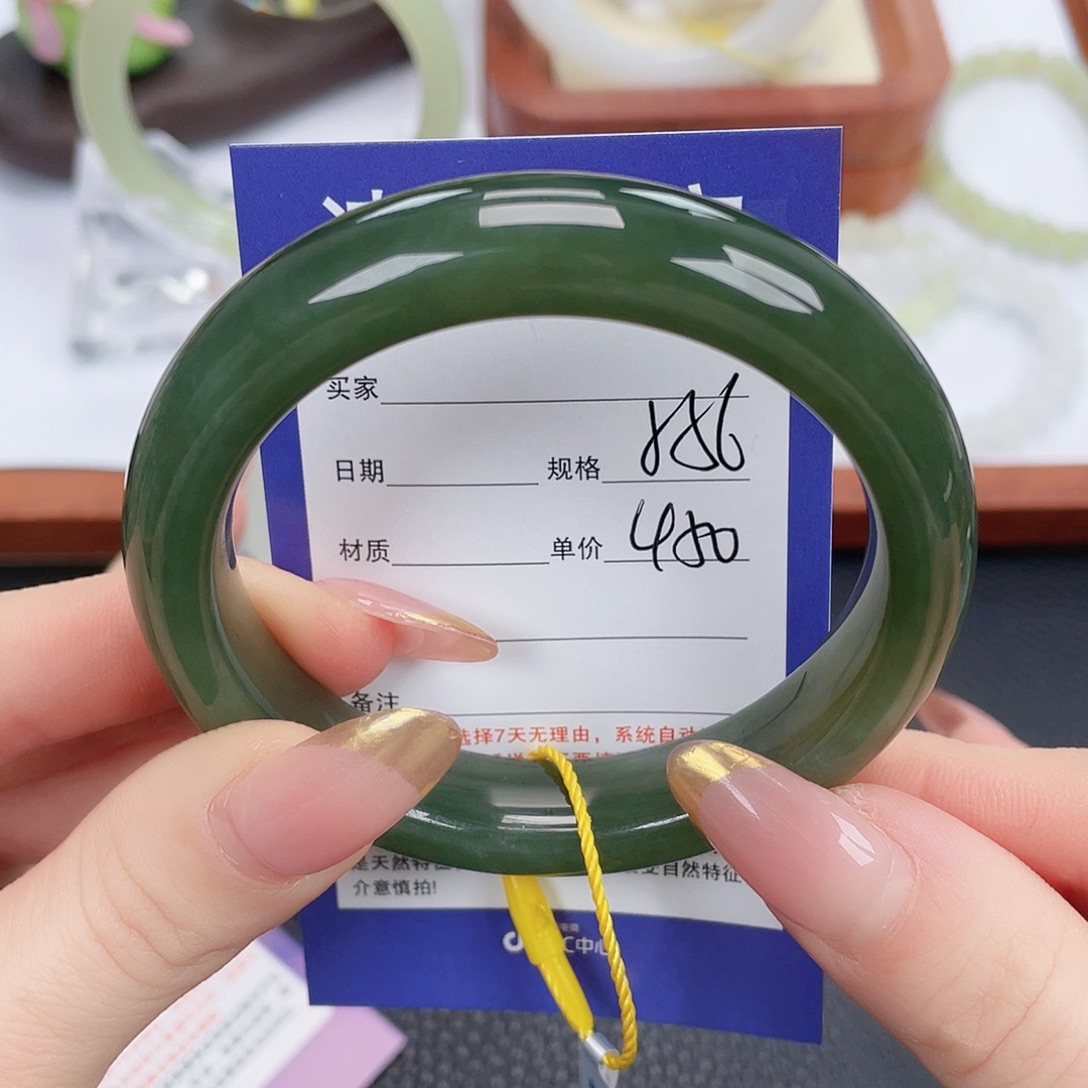 和田玉未镶嵌手镯