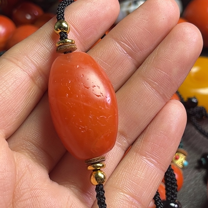 颈饰琉璃远**客琉璃……………