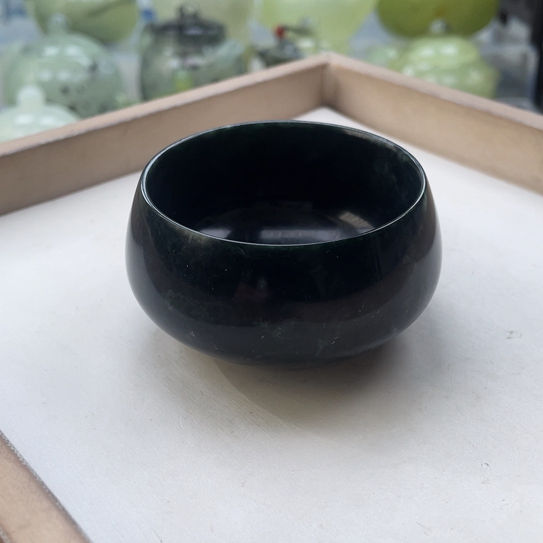 蛇纹石玉未镶嵌主人杯