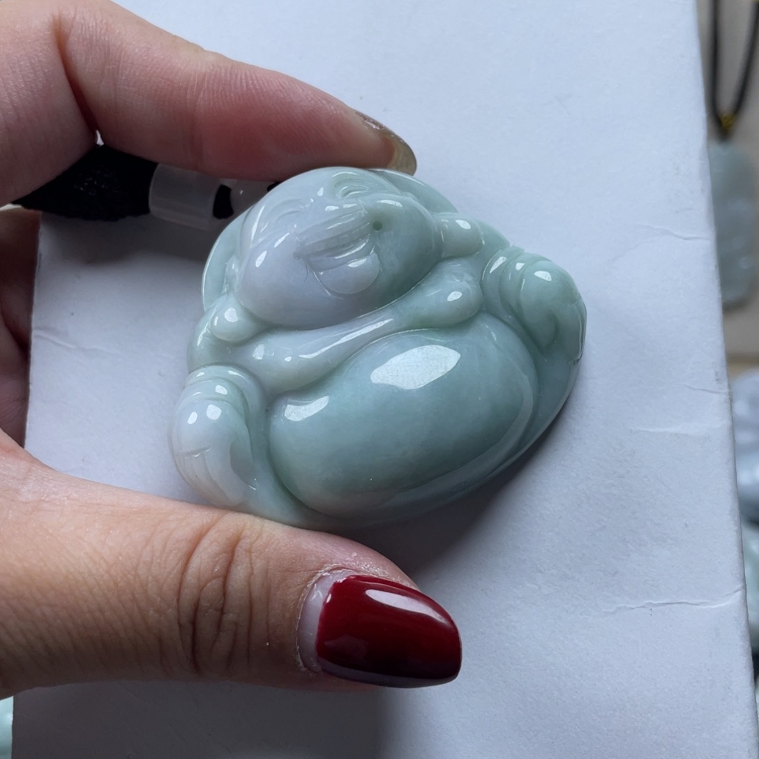 翡翠颈饰未镶嵌佛公