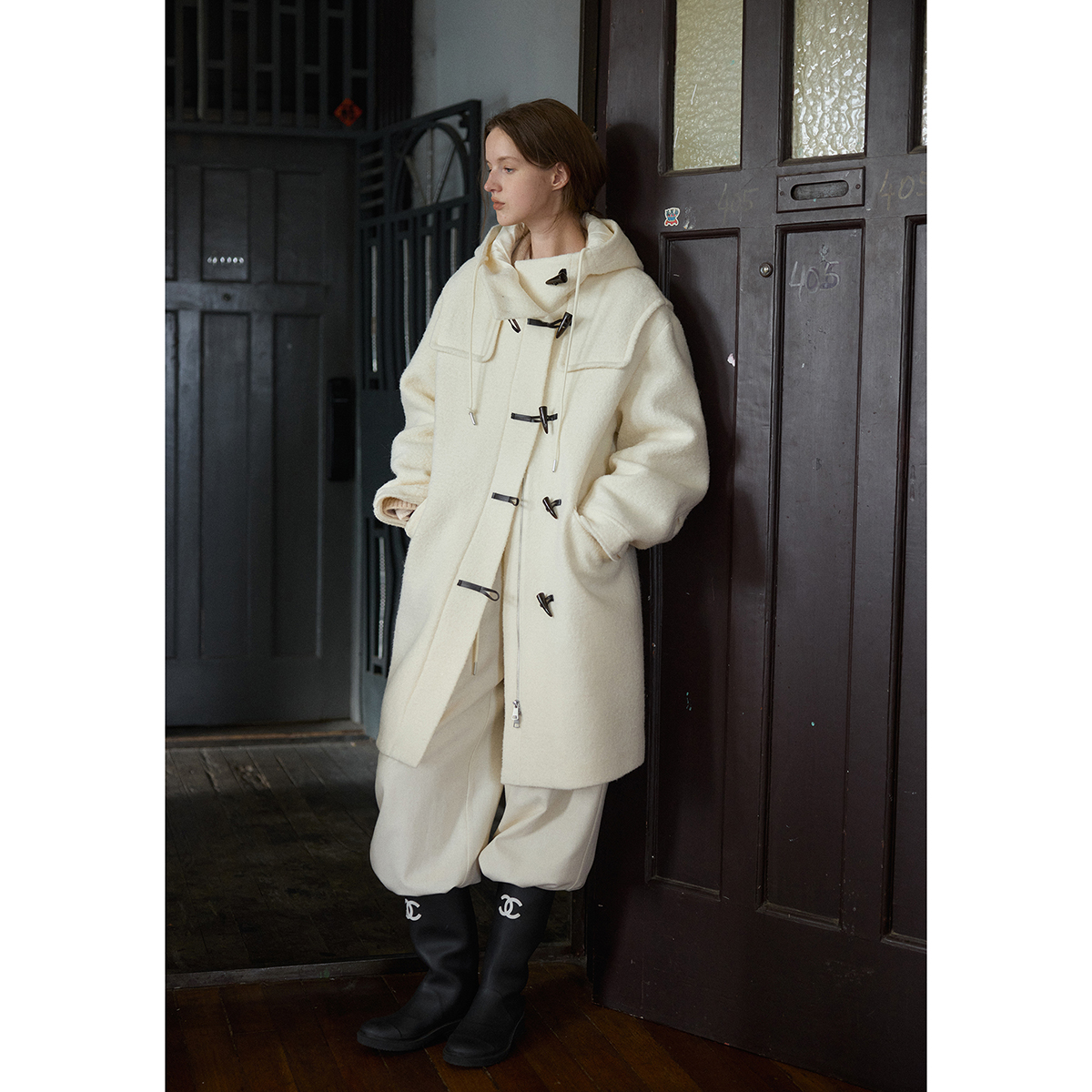 Nice people2025AW绵羊毛圈圈呢 落肩廓形牛角扣抽绳长大衣外套