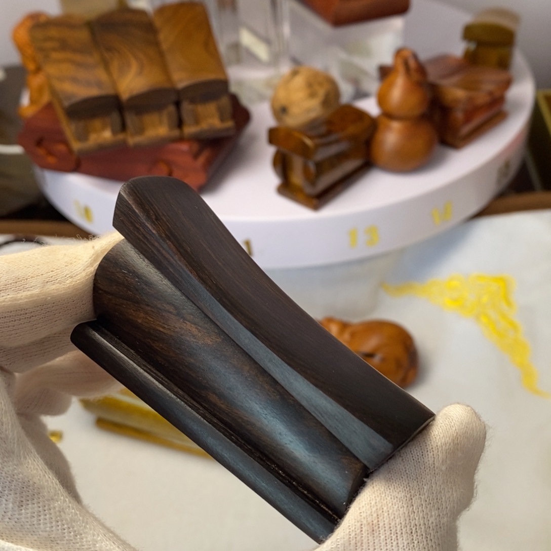 乌木类文玩 7.5厘米。发财发财