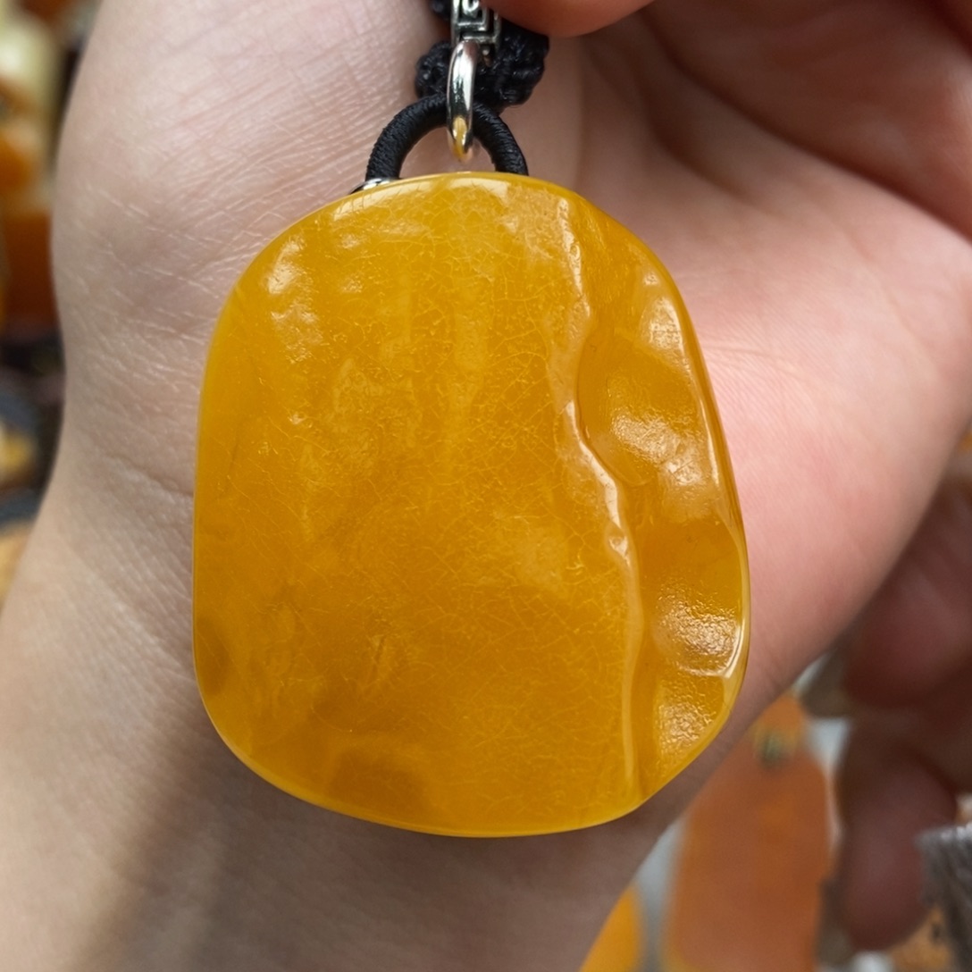 未镶嵌吊坠(赠链)琥珀
