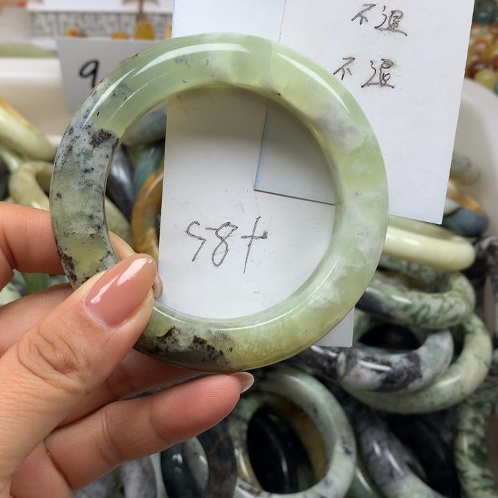 未镶嵌蛇纹石玉手镯