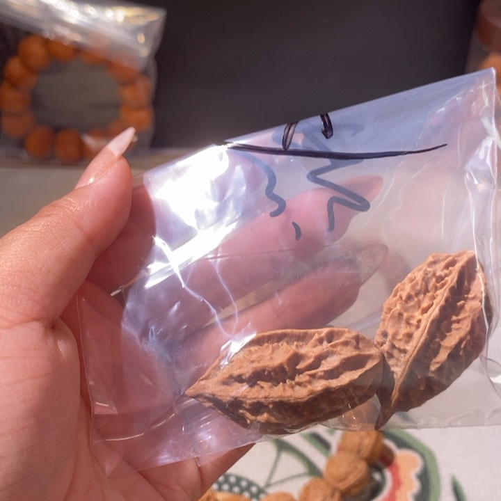 晗***文玩核桃吊坠……