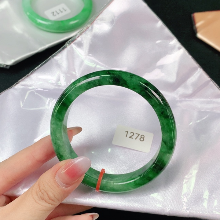 翡翠手镯未镶嵌天然翡翠手镯04