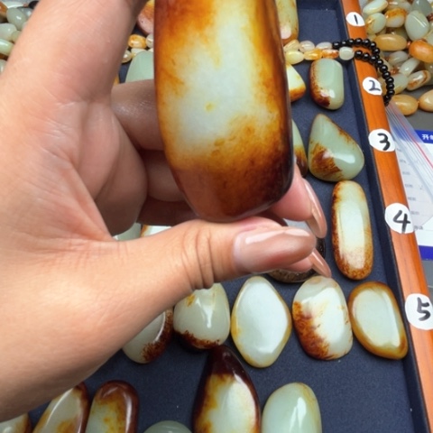 和田玉颈饰未镶嵌廊***哥