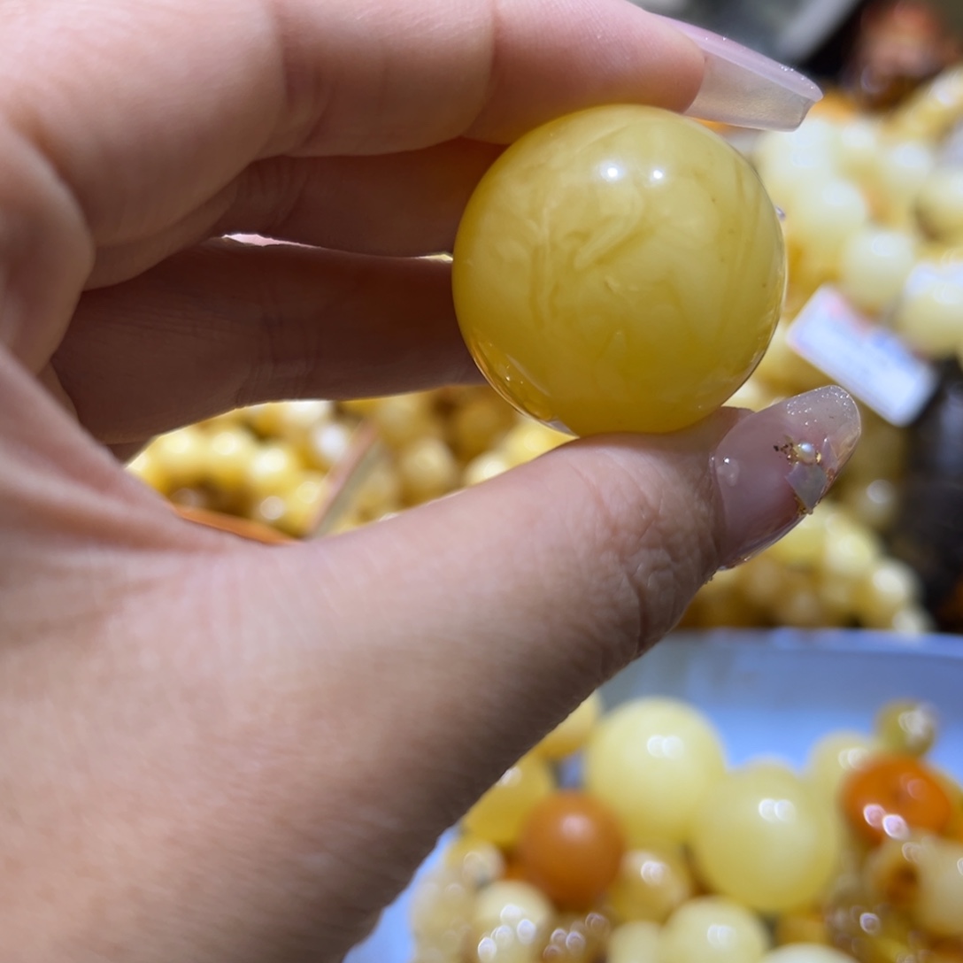 琥珀珠宝奇石未镶嵌