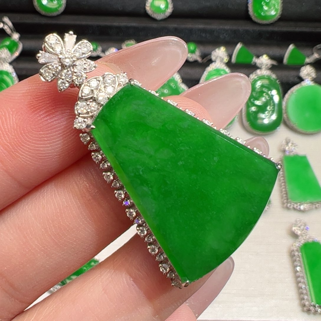 翡翠18K金镶嵌吊坠(不含链)