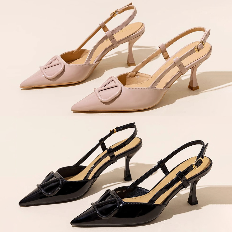 【编码801-1000】撤柜品牌2025夏新款一字扣带V扣中空露趾中高跟鞋