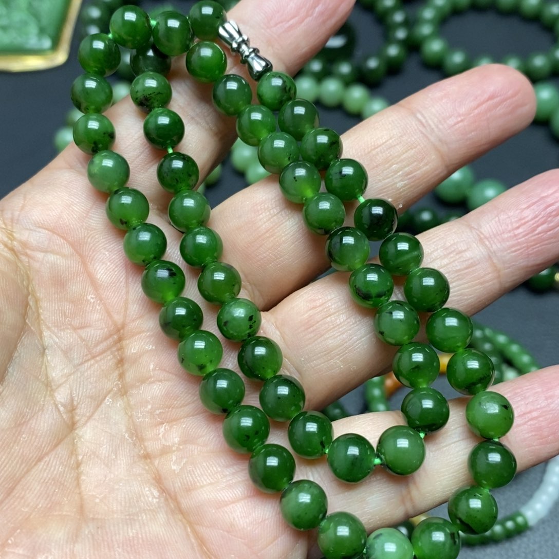 和田玉（碧玉）颈饰未镶嵌