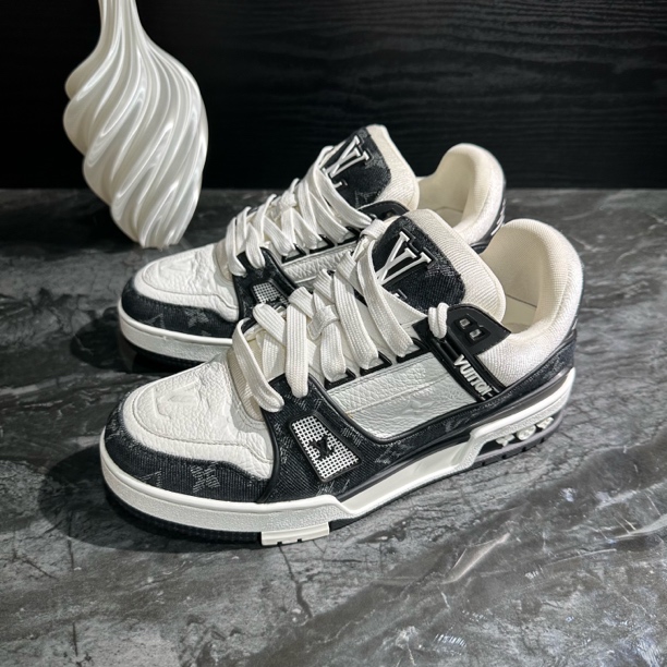 99新 LouisVuitton/路易威登 37.5码/黑白牛仔Trainer板鞋