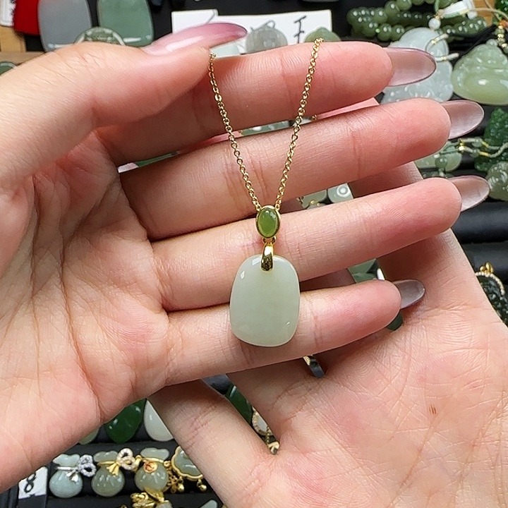 和田玉银S925镶嵌吊坠(赠链)