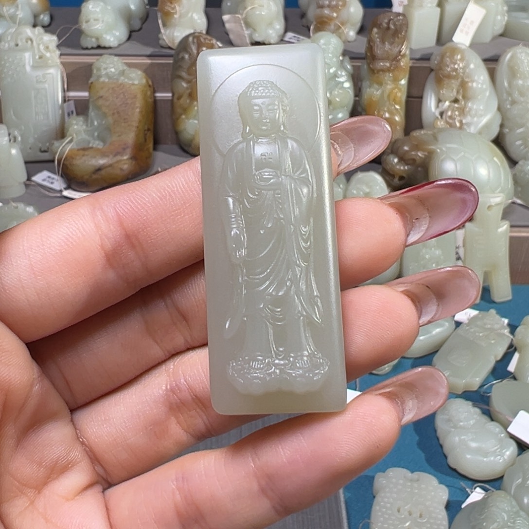 天***狼和田玉（糖玉）未镶嵌颈饰