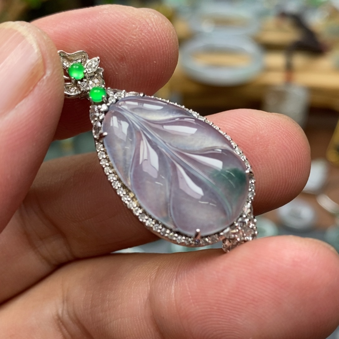 翡翠颈饰18K金镶嵌挂件