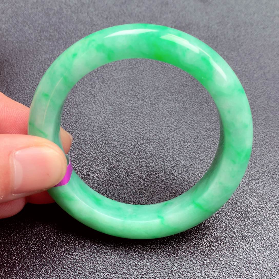 翡翠手镯未镶嵌缅甸翡翠