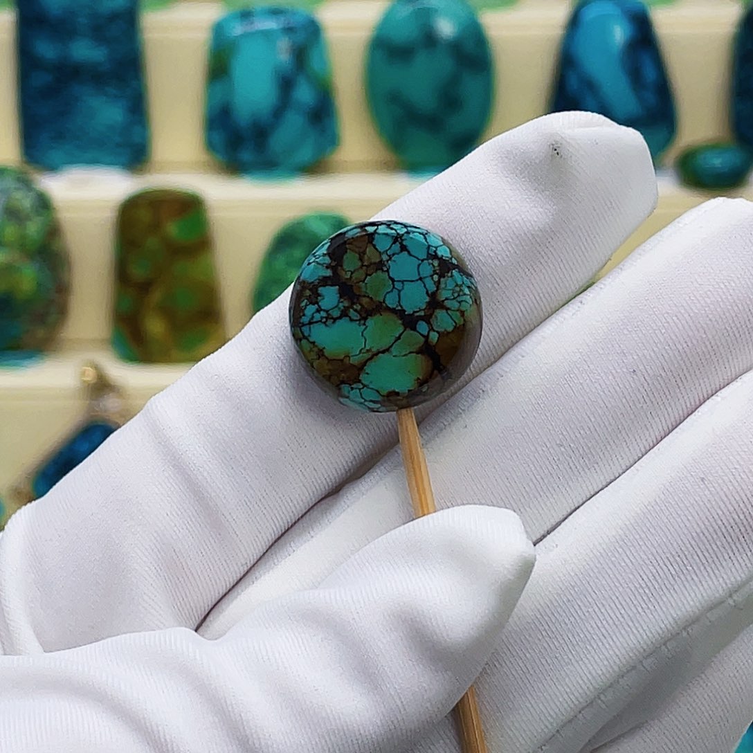 绿松石未镶嵌颈饰