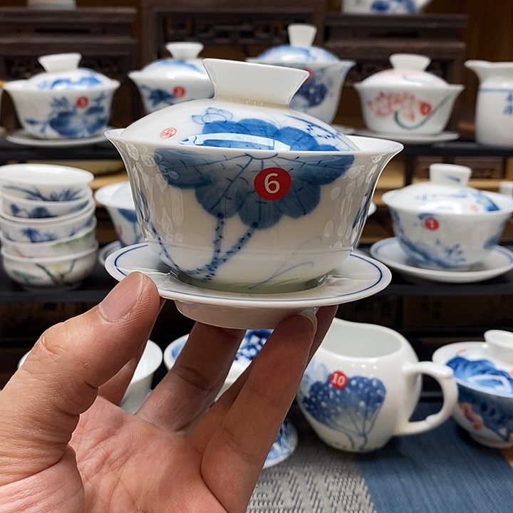 手绘微瑕荷花盖碗