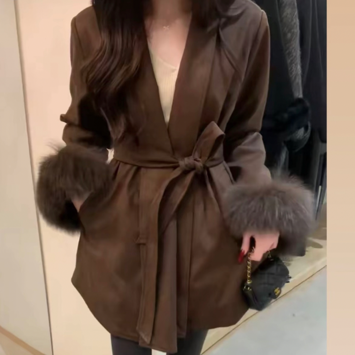 韩系高级感收腰外套女冬季修身显瘦加厚羽V领百搭款设计师法式