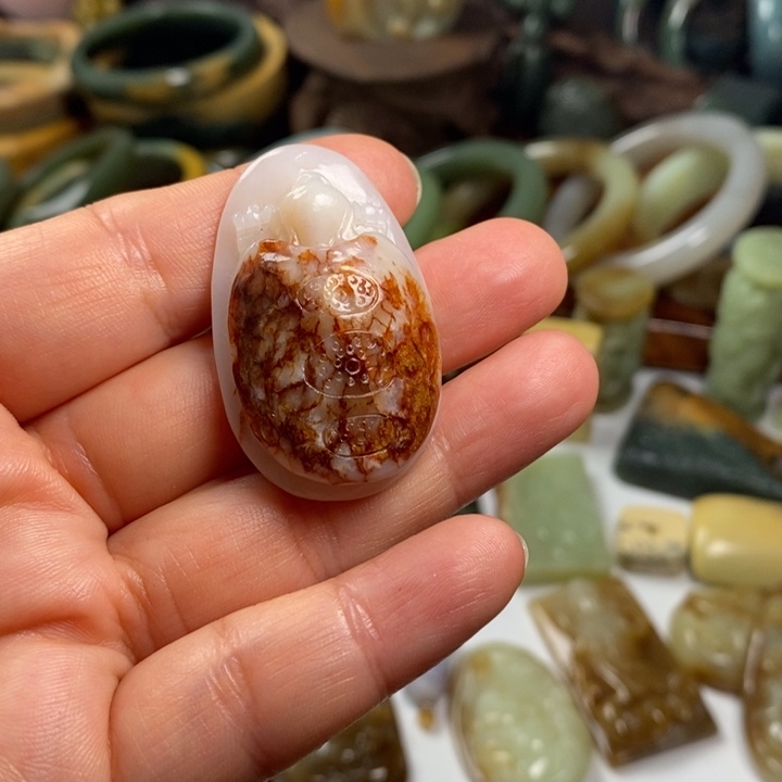 盘***师岫岩河磨玉（透闪石质玉）未镶嵌颈饰