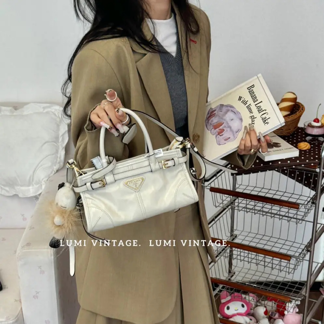 95新 Prada/普拉达 白色油蜡皮bonnie单肩包51343041