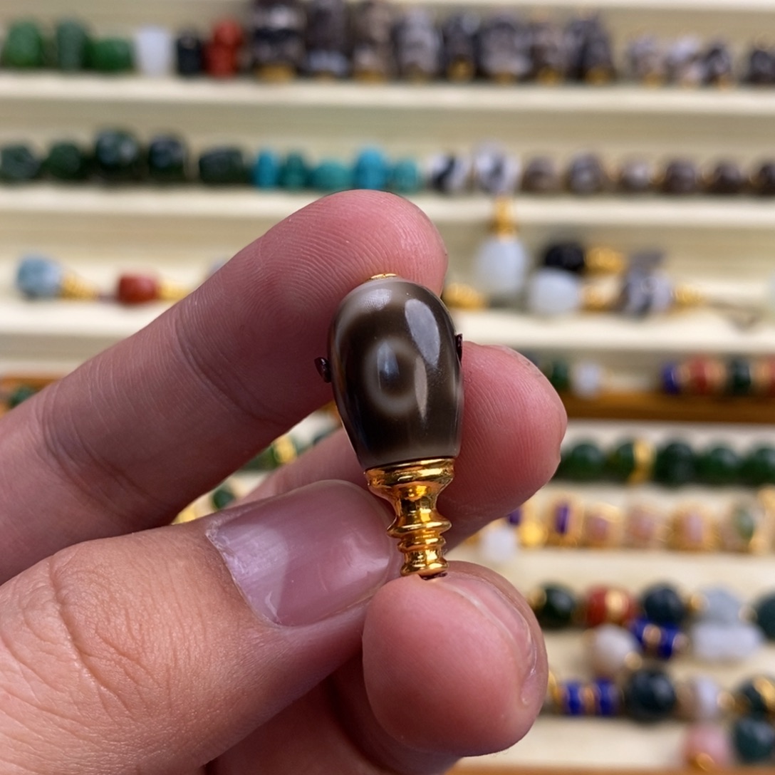 玛瑙/玉髓颈饰18K金镶嵌行****张