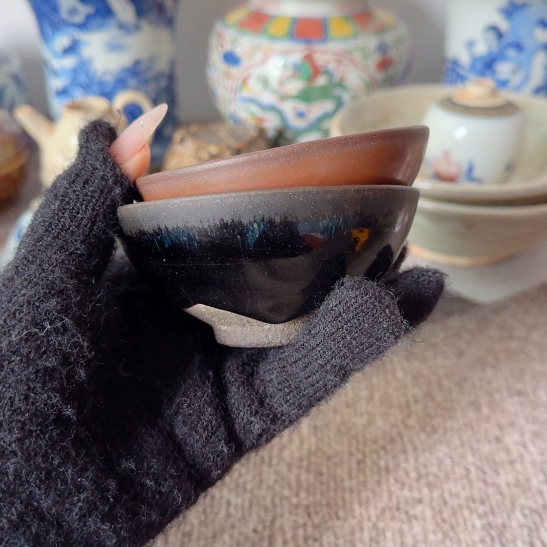 瓷片骑****?黑釉刻字描金茶盏