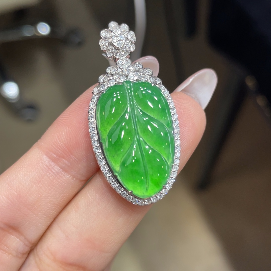 翡翠颈饰18K金镶嵌天然缅甸翡翠a货