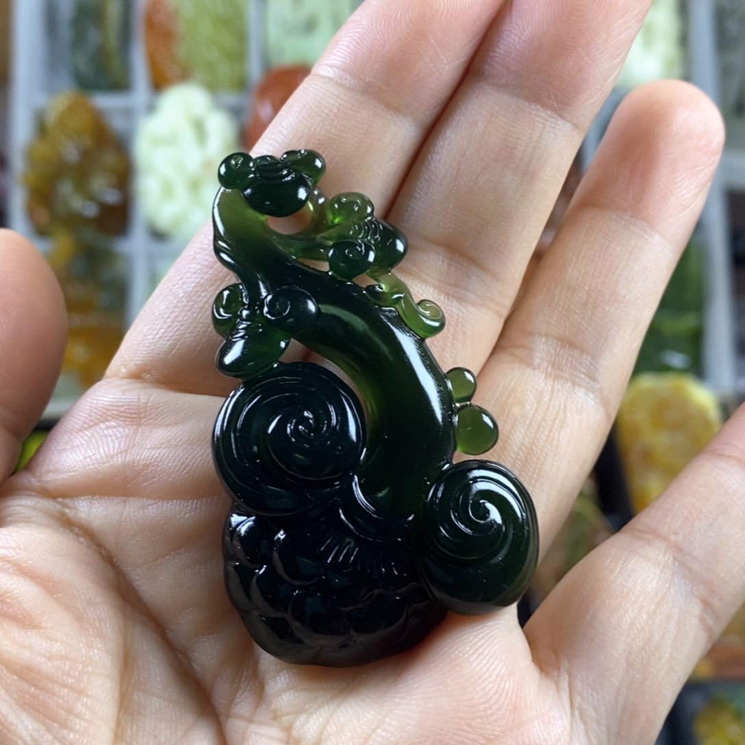 合金蛇纹石玉颈饰