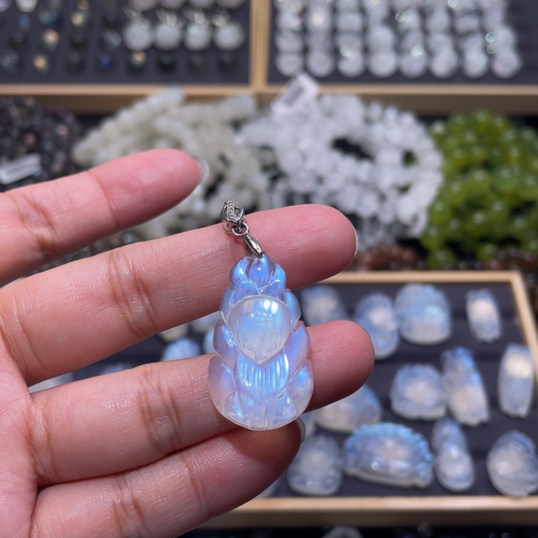 月光石颈饰银S925镶嵌木*?蓝月光九尾狐吊坠