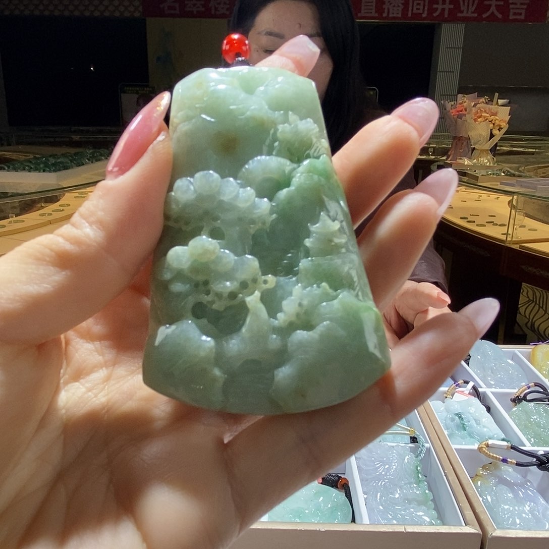 翡翠颈饰未镶嵌一个