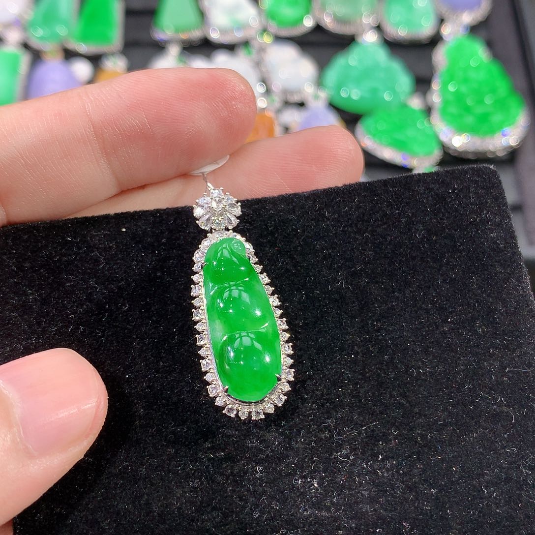 翡翠18K金镶嵌颈饰