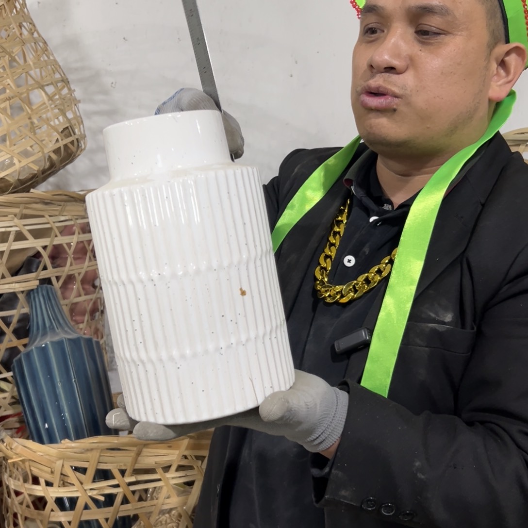 摆件156 号高中低温陶瓷工艺瓶（部分微瑕）