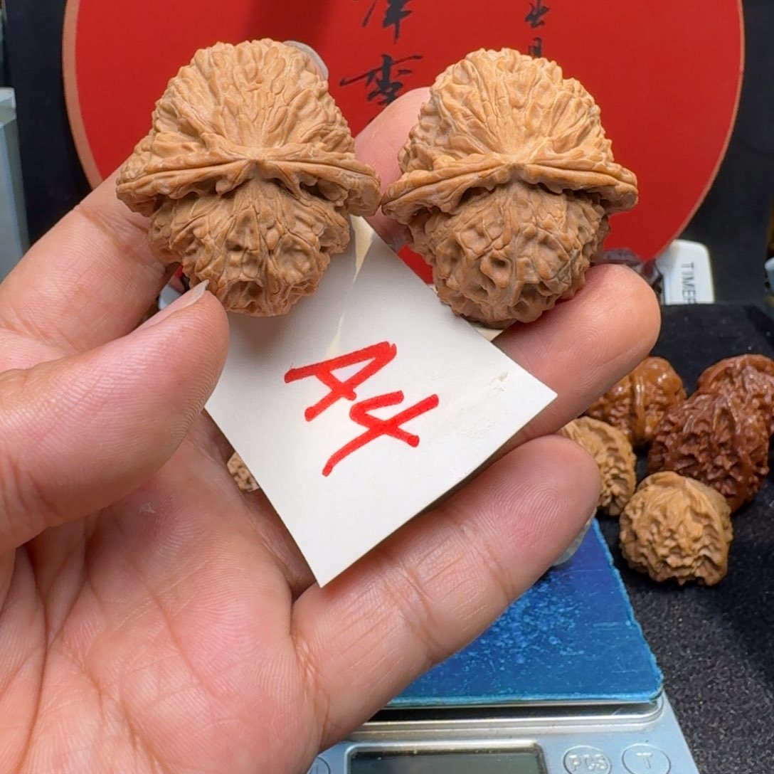 文玩核桃把件41三角白