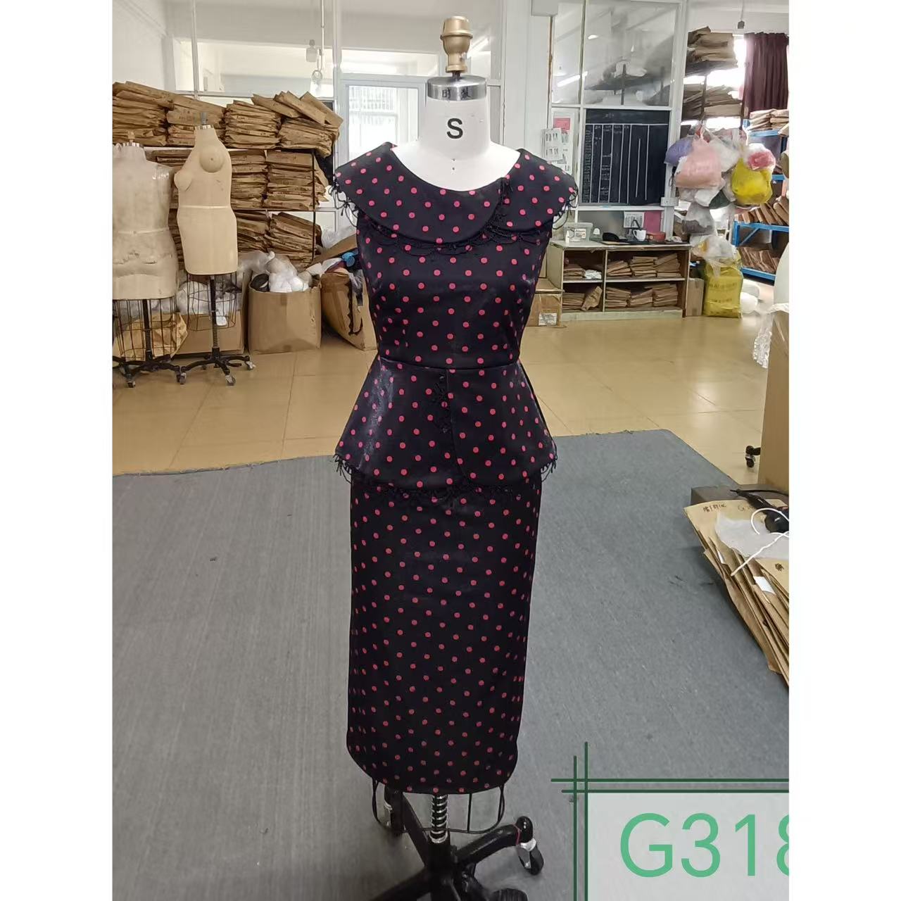 原创自制【罗曼史】波点蕾丝法式港风小众复古纽扣包臀修身套装