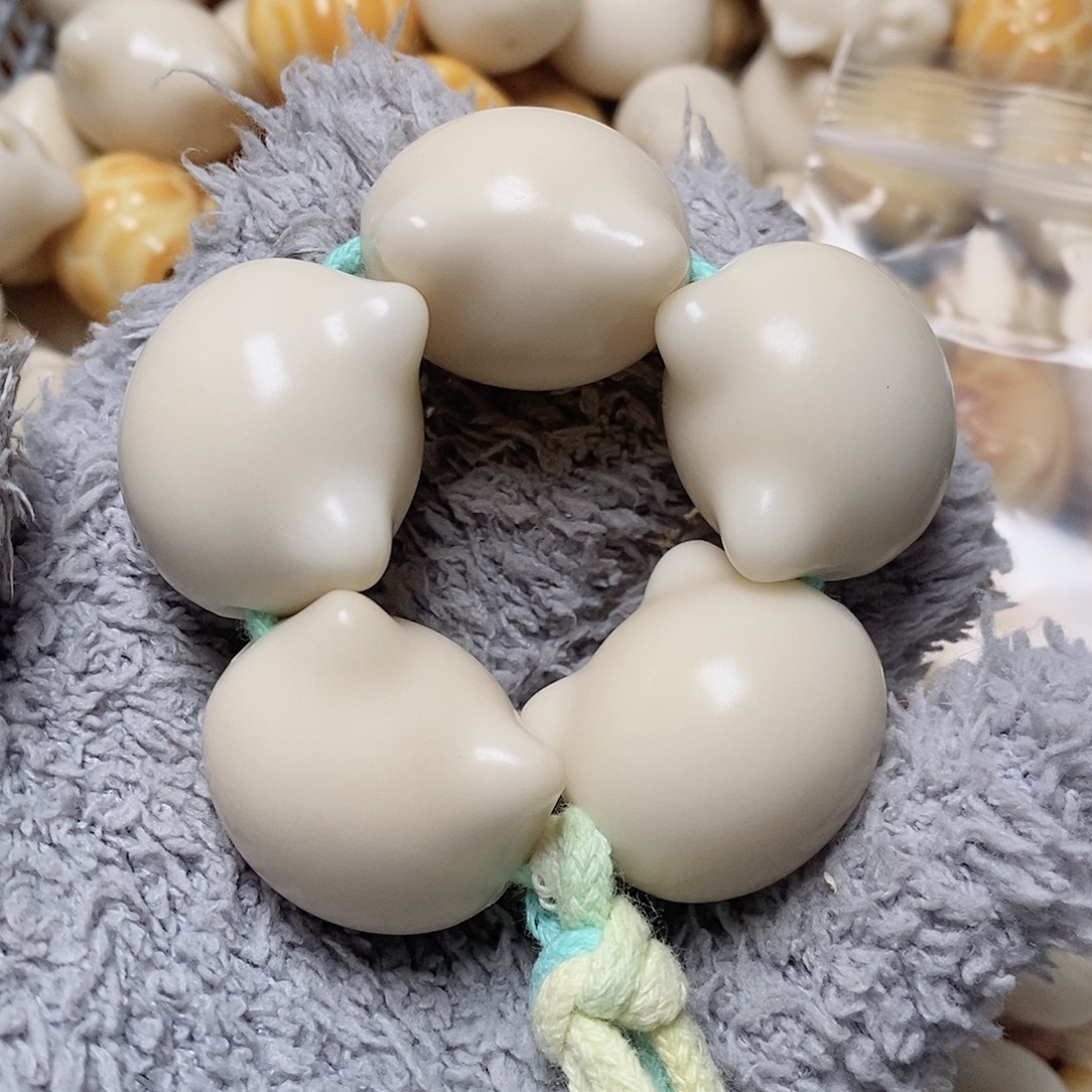 ****岁菩提根/象牙果吊坠瑕疵款猫头手捻