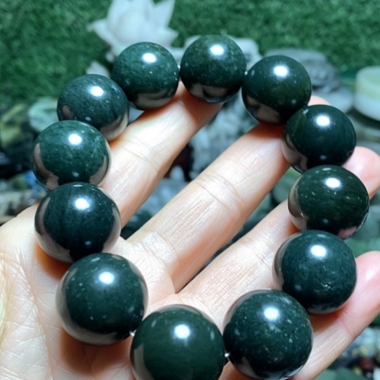 未镶嵌和田玉（糖玉）珠宝半成品